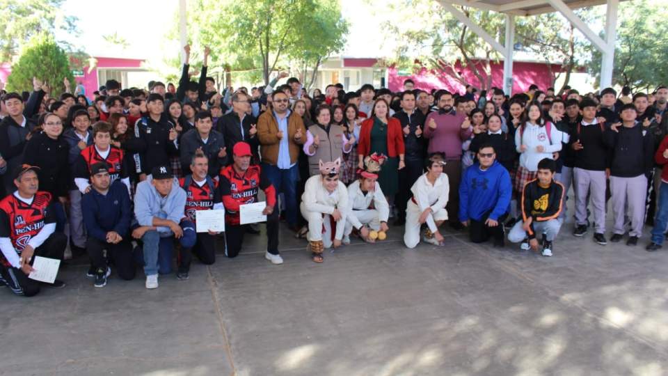 Inicia CecyteContiGo la gira por la zona norte con Benjamín Hill.