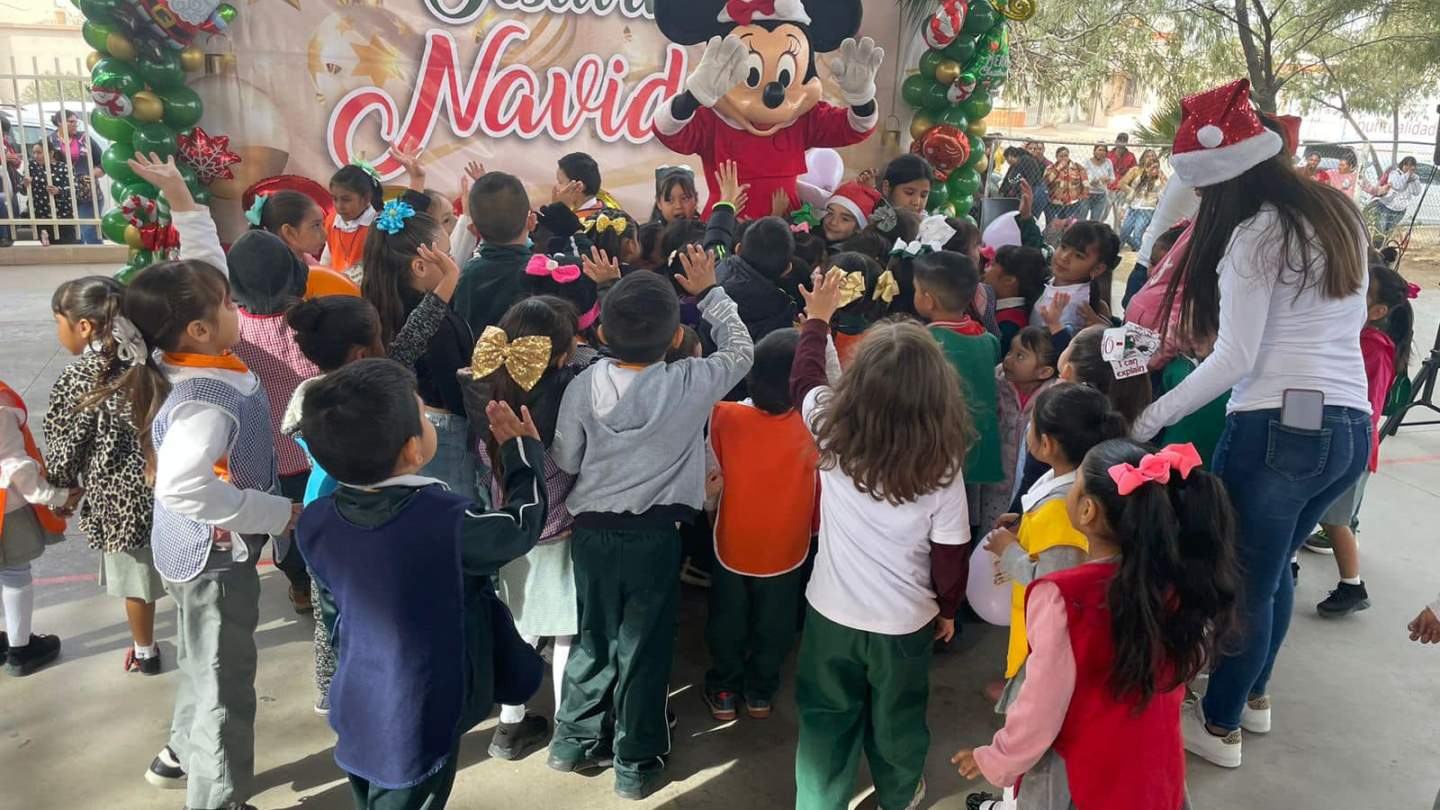 Alumnos de Cecyte Sonora elaboran juguetes de madera para llevar alegría a niñas y niños de preescolar